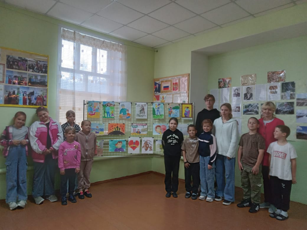 #Суперпапа2025 Юдановский СДК. Выставка детских и молодёжных рисунков 